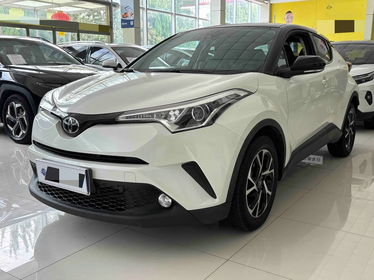 Open image lightbox: Toyota 2020 C- HR 2.0 stepless leading version of automatic gear