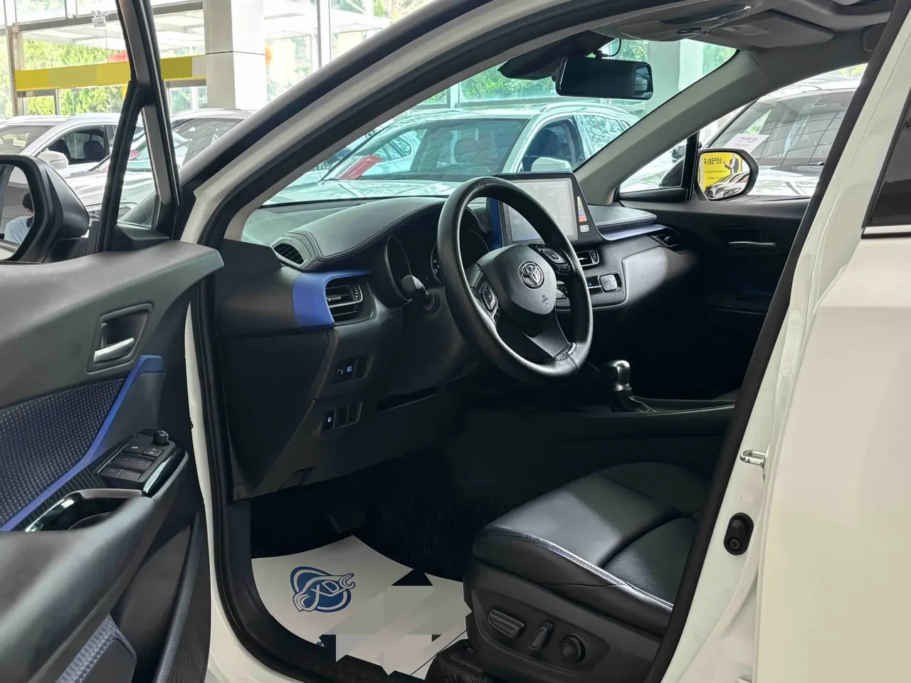 Toyota 2020 C- HR 2.0 stepless leading version of automatic gear 4