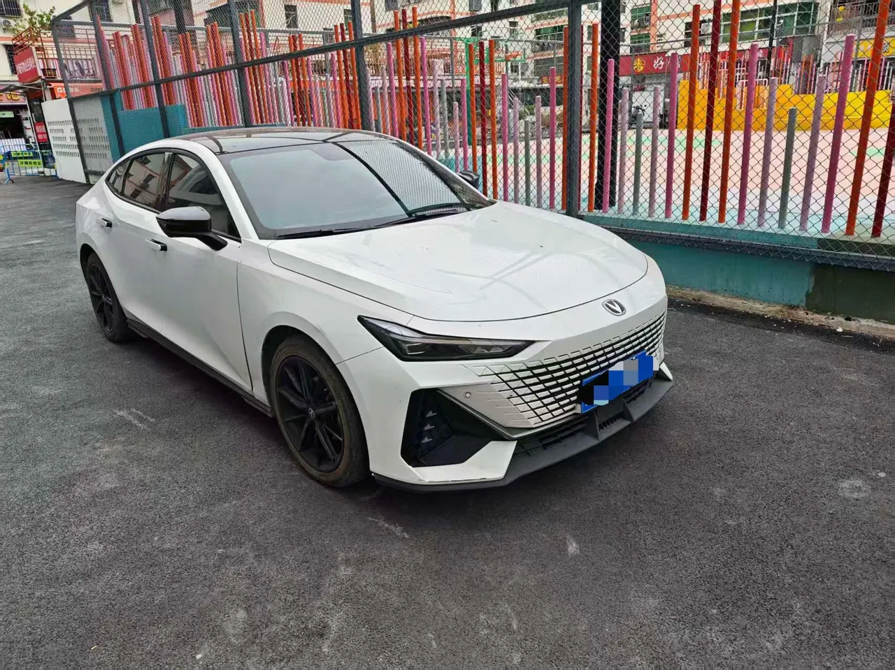 ChangAn 2022 UNI-V 1.5T honorable automatic gear 2
