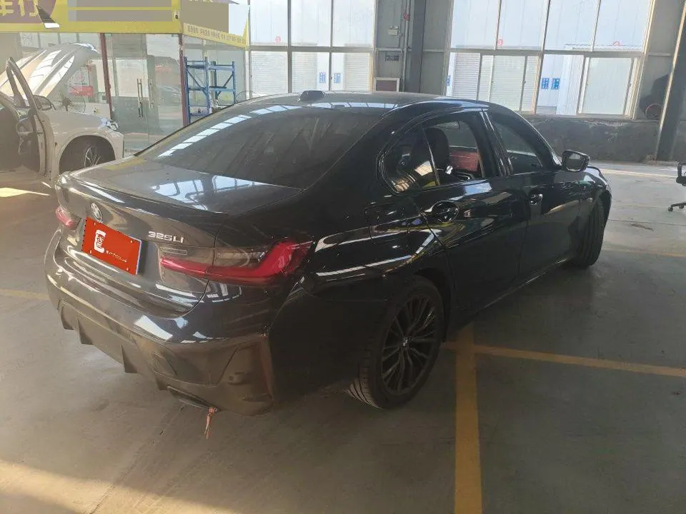 BMW 3 Series 2023 325Li 2.0T M Sports Obsidian Night Suit Automatic Gear 4