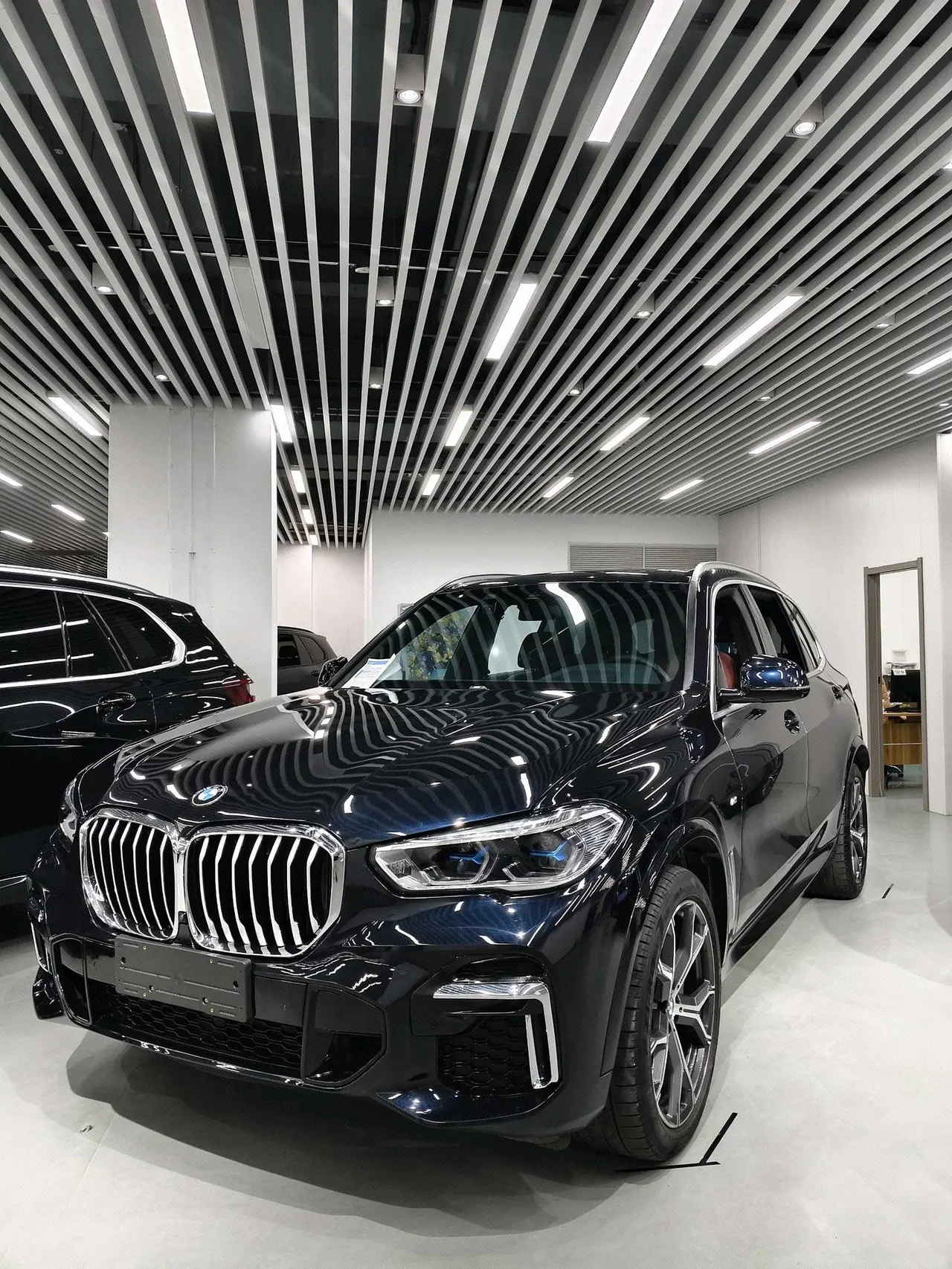 打开图片灯箱:BMW 2022 X5 xDrive40Li 48V 3.0T M sports suit (modified) automatic gear