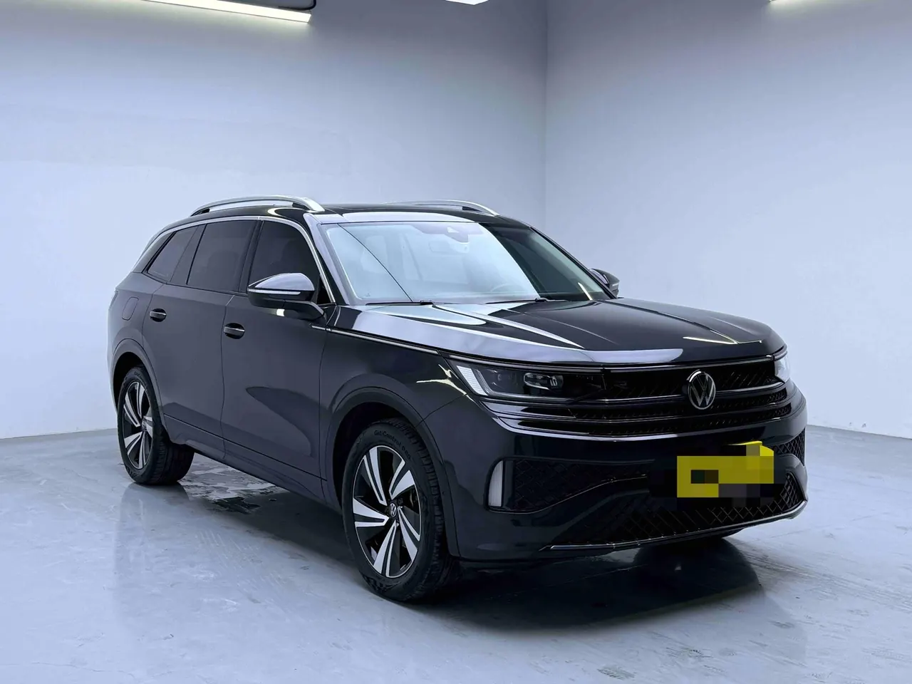 Volkswagen 2023 model tour R-Line 2.0TSI 380TSI four-wheel drive parade version automatic gear 3
