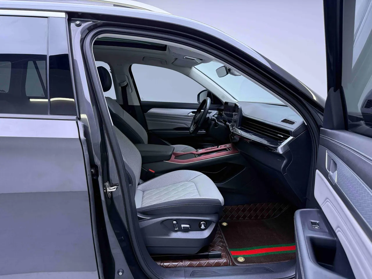 Volkswagen 2023 model tour R-Line 2.0TSI 380TSI four-wheel drive parade version automatic gear 6
