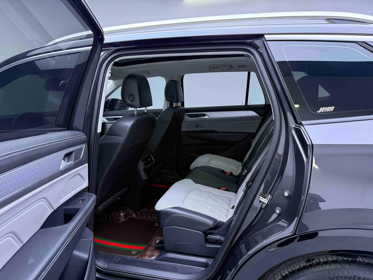 Volkswagen 2023 model tour R-Line 2.0TSI 380TSI four-wheel drive parade version automatic gear 7