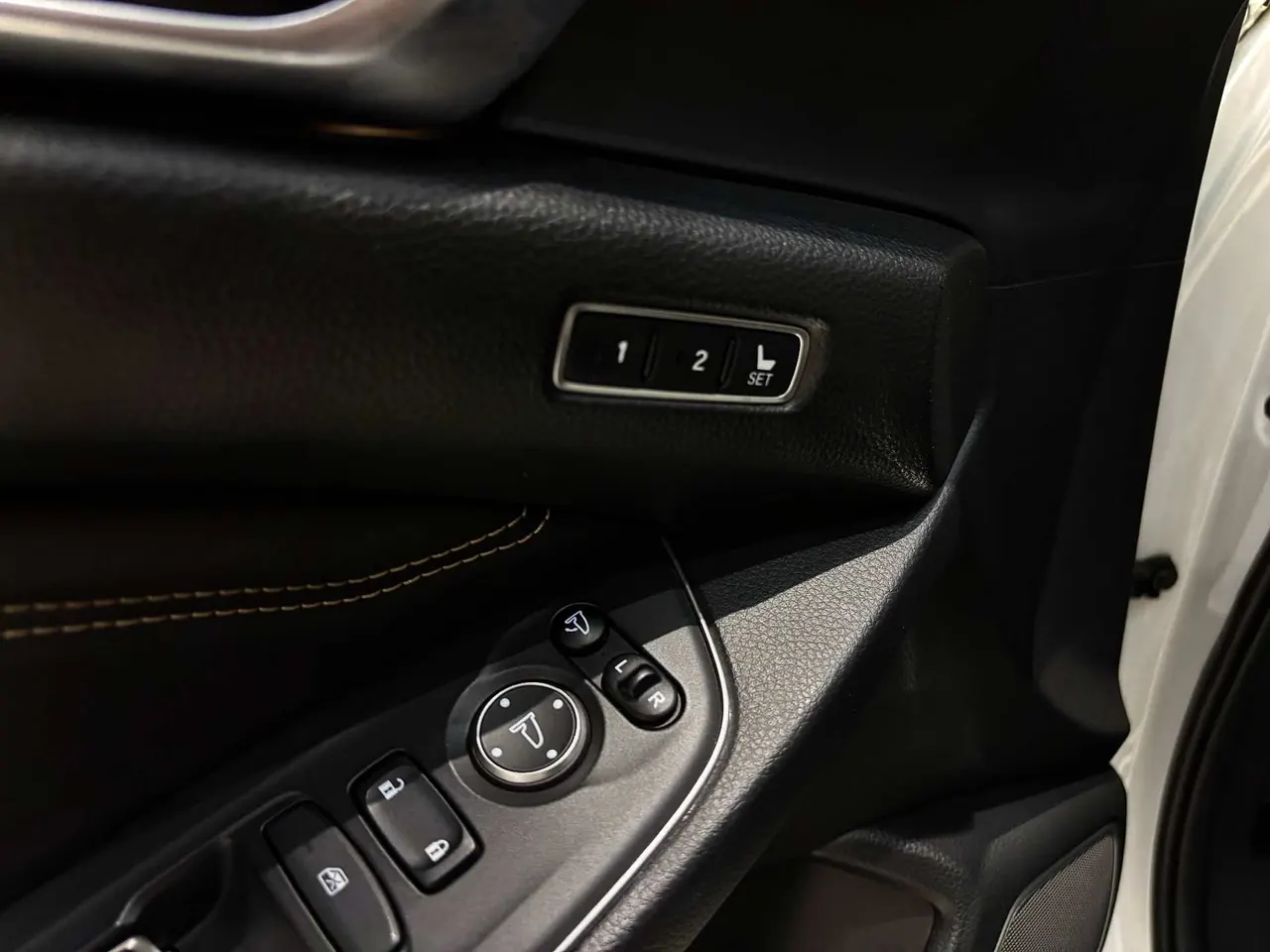 Honda 2022 10th Generation Accord Hybrid 2.0 Stepless Magic Night Reed Edition Automatic Gear 5