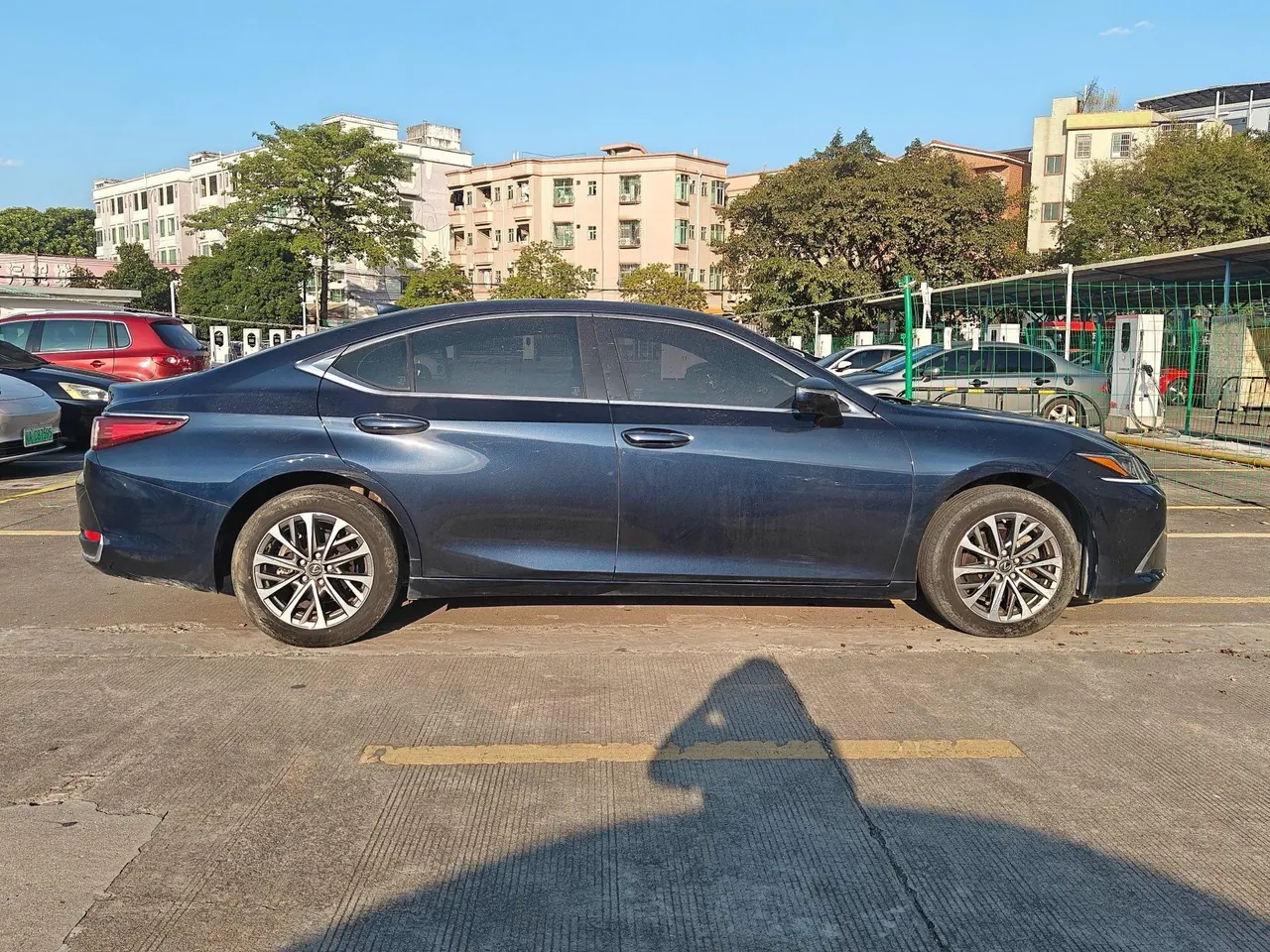 Lexus ES (Imported) 2023 ES200 2.0 Stepless Premium Edition Automatic Gear 2