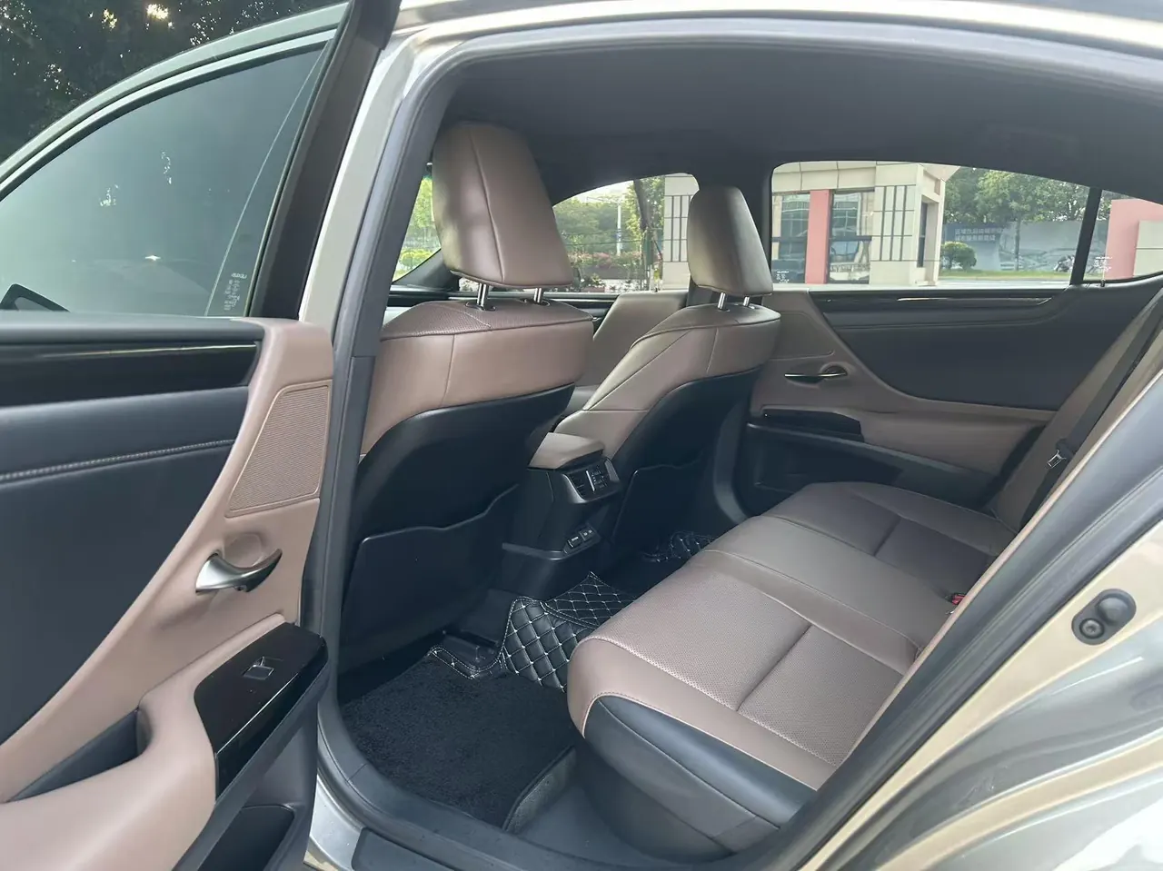 Lexus ES (Imported) 2022 ES300h 2.5 Stepless Excellence Edition Automatic Gear 6