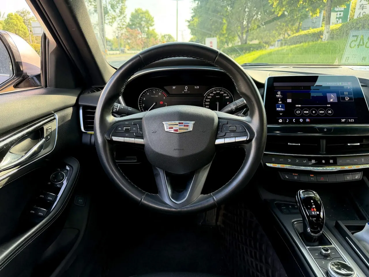 Cadillac 2022 CT5 2.0T 28T Luxury (Standard Edition) Automatic Gear 3