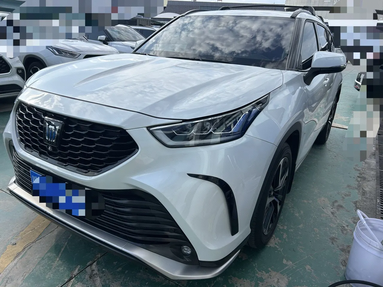 Open image lightbox: Toyota 2021 Crown Land Release 2.5 Stepless Four-wheel Drive Flagship Automatic Gear
