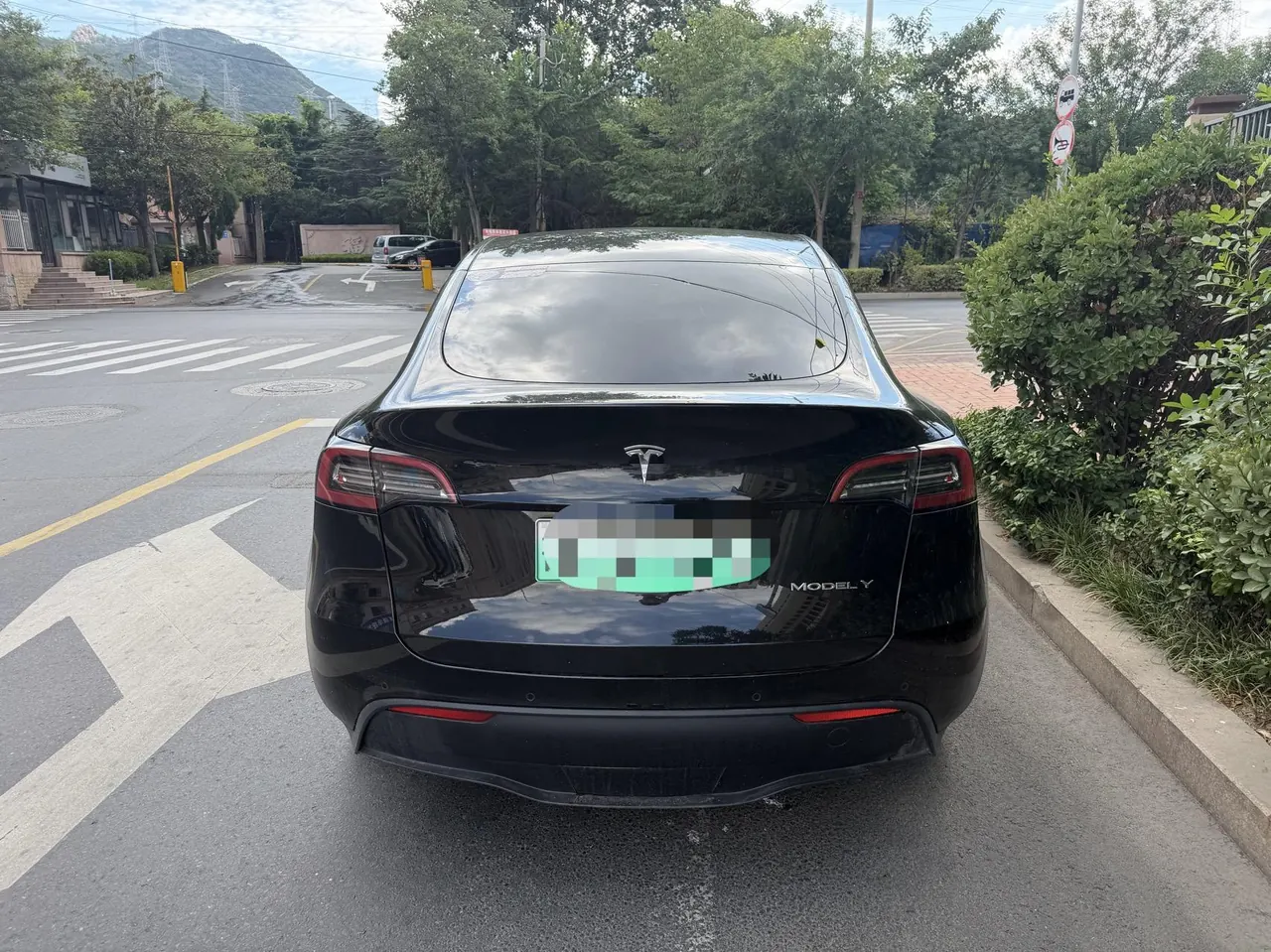 Tesla 2022 Model Y rear-wheel drive version (facelift) automatic gear 3