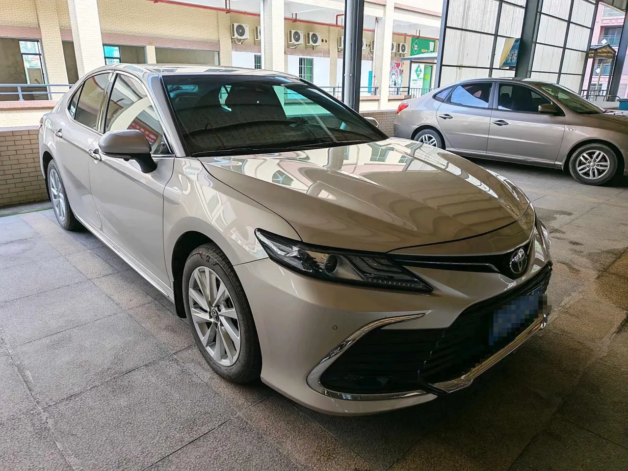 Toyota 2023 Camry 2.0G Stepless Deluxe Edition Automatic Gear 3