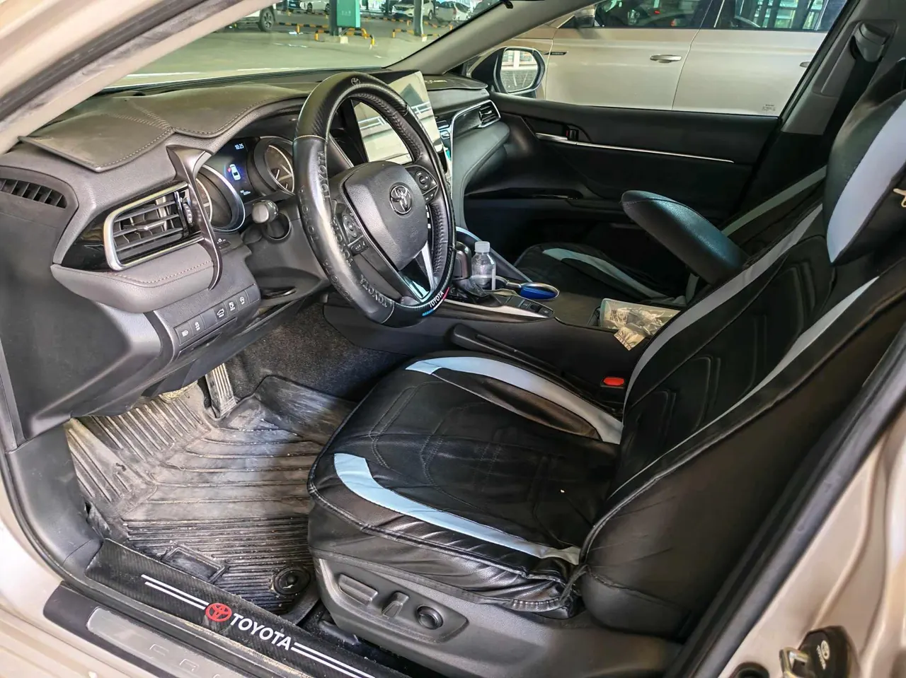 Toyota 2023 Camry 2.0G Stepless Deluxe Edition Automatic Gear 7