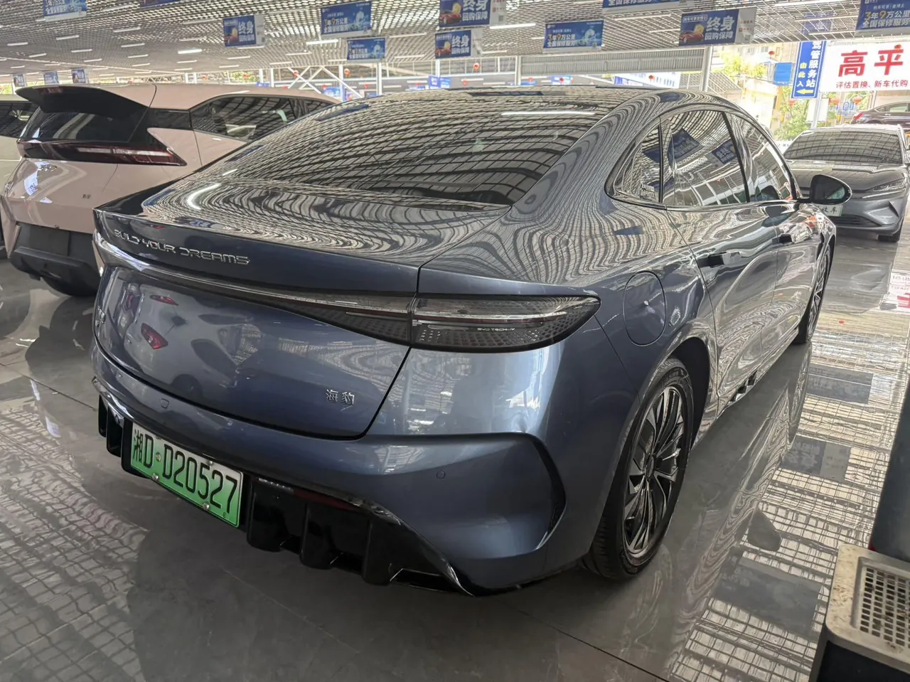 BYD 2023 Seal Champion Edition 700km Honorable Automatic Gear 5
