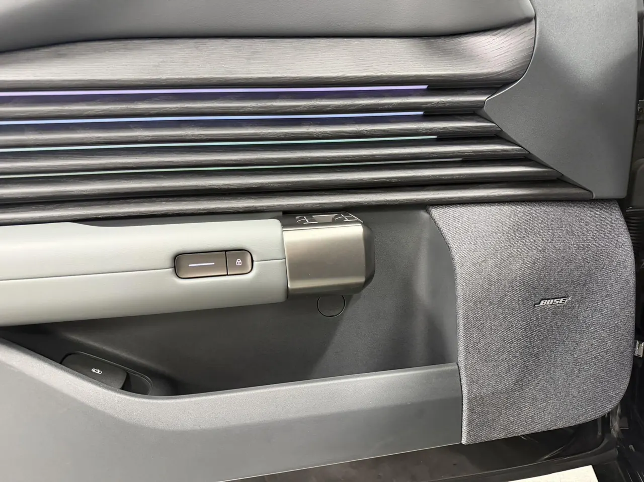 AUDI 2026 E5 Sportback Pioneer Quattro Automatic 9