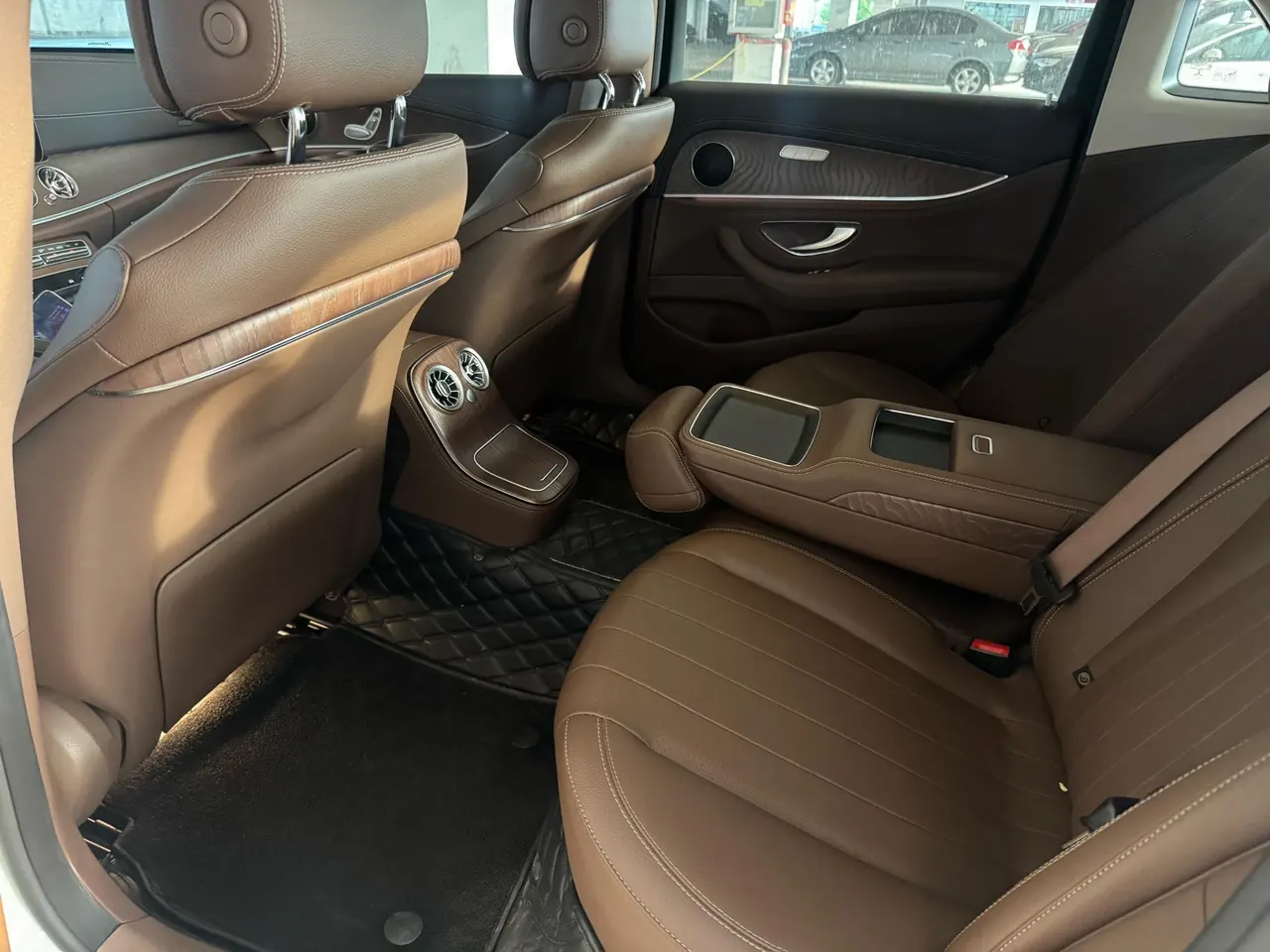 Mercedes Benz E Class 2021 E 260 L 2.0T (changed) automatic gear 3