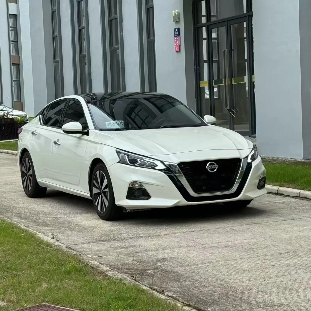 Nissan 2021 Teana 2.0 Stepless XL Comfort Edition Automatic Gear 3