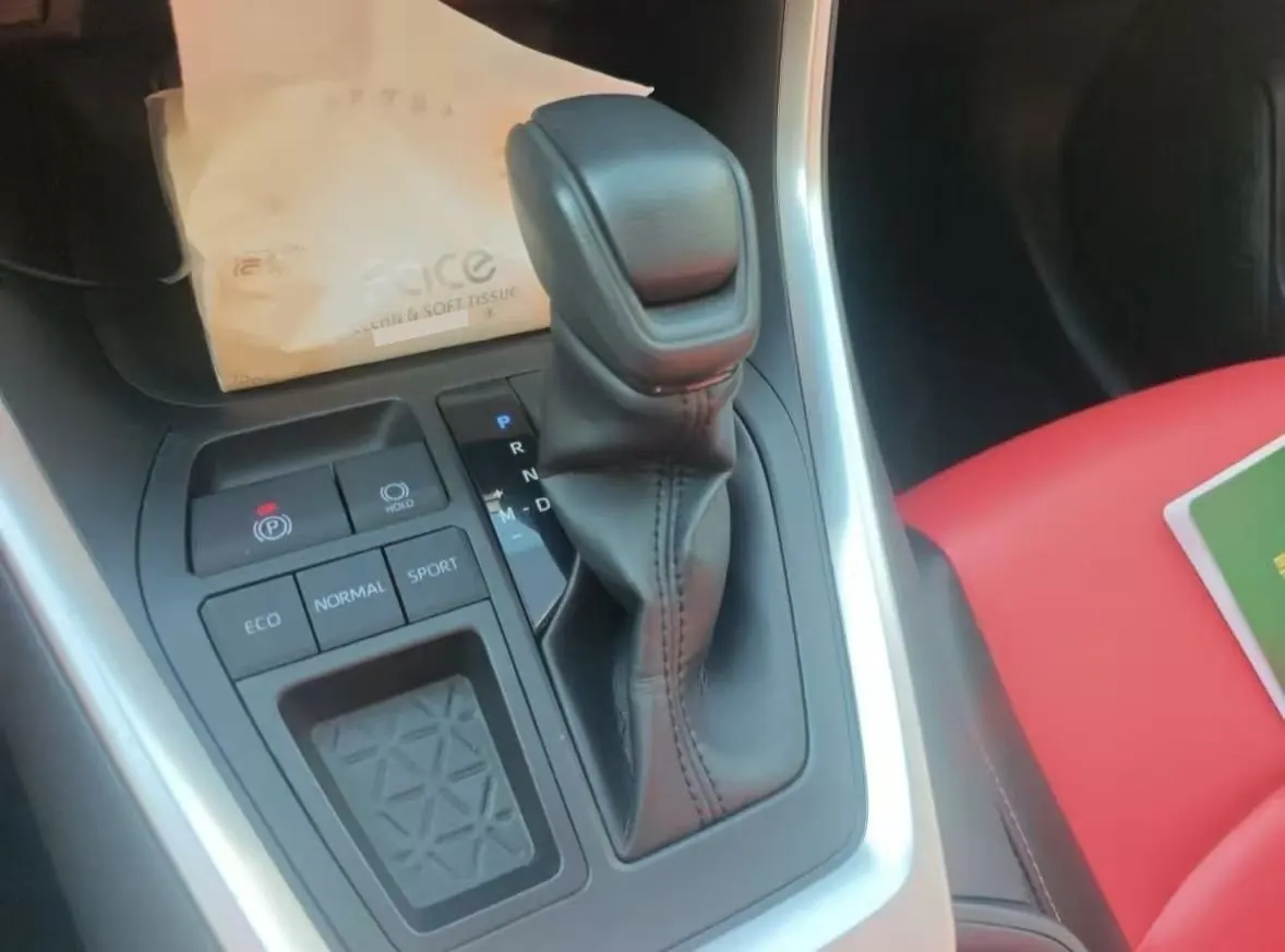 Toyota 2020 RAV4 Rongbo 2.0 Stepless Two-Drive Fashion Edition Automatic Gear 2