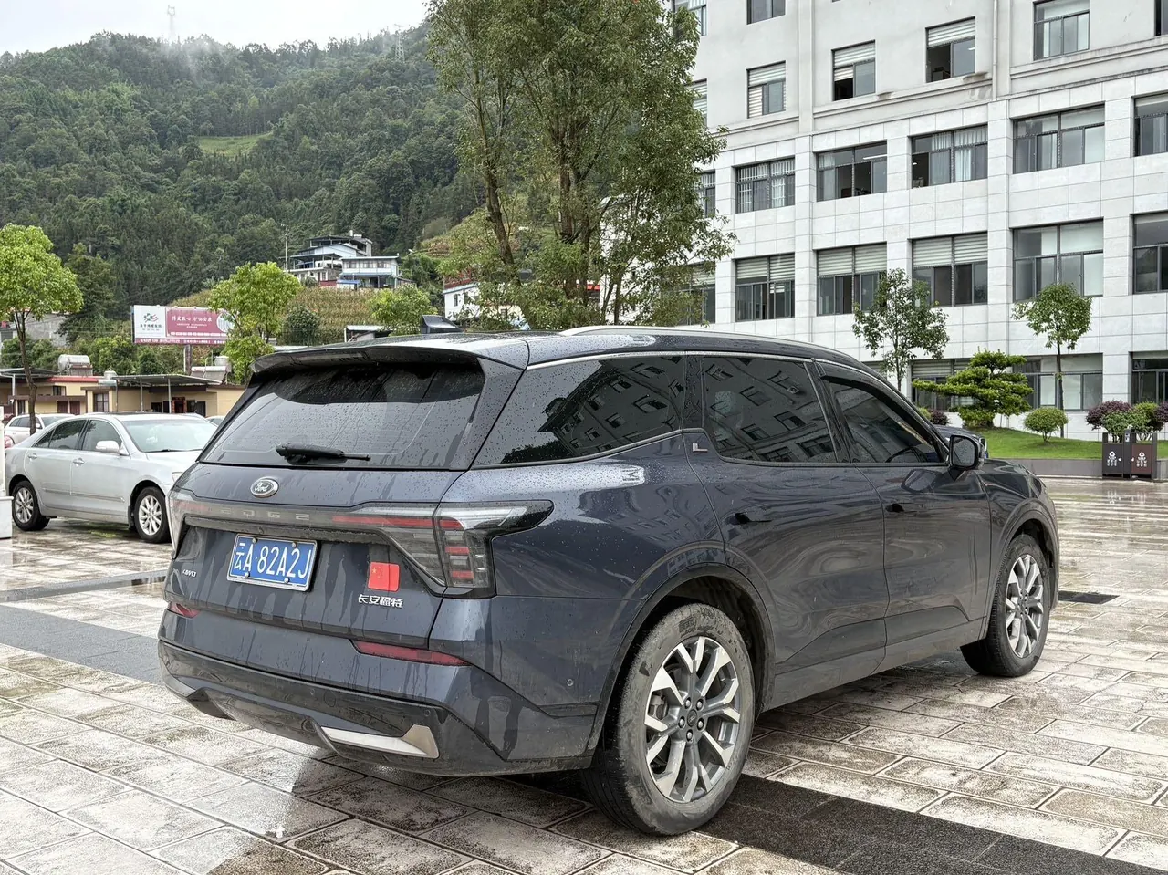 Ford 2023 Ruijie L 2.0T EcoBoost four-wheel drive 7-seat extreme automatic gear 9