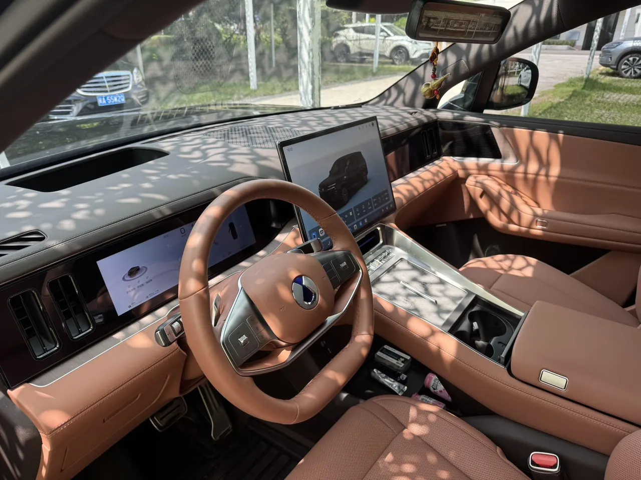 Denza 2023 Denza N8 1.5T Stepless Four-wheel Drive Super Hybrid Flagship Six-seat Automatic Gear 5