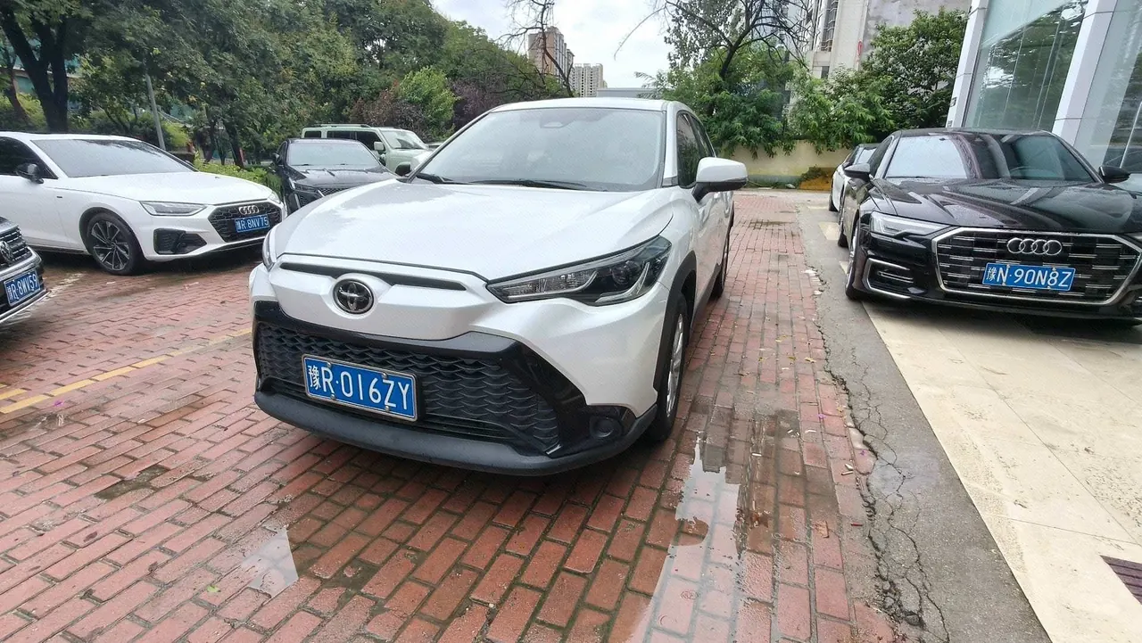 Open image lightbox: Toyota 2022 Front Landa 2.0 Stepless Leading Edition Automatic Gear