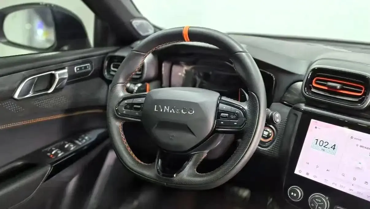 LYNK&amp;CO 2021 LYNK&amp;CO 02 Hatchback 2.0TD Halo automatic gear 2