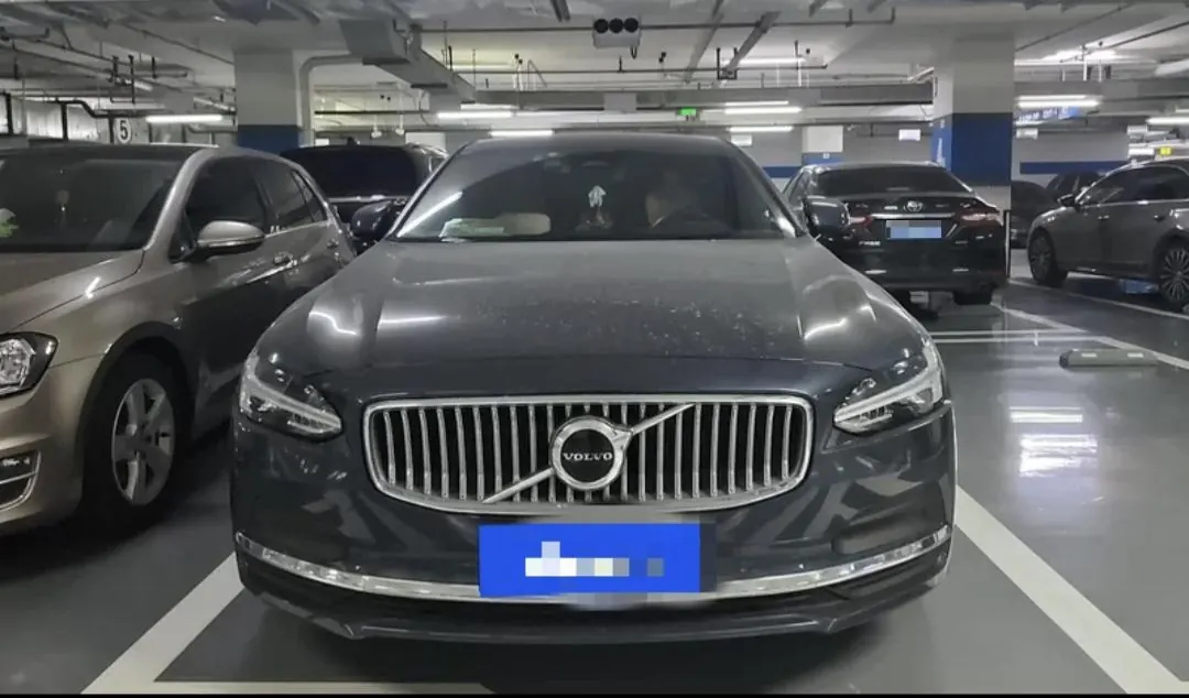 Volvo 2022 S90 48V 2.0T B5 Zhiyuan Deluxe Edition Automatic Gear 2