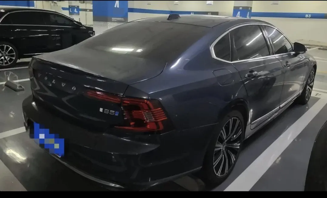 Volvo 2022 S90 48V 2.0T B5 Zhiyuan Deluxe Edition Automatic Gear 3