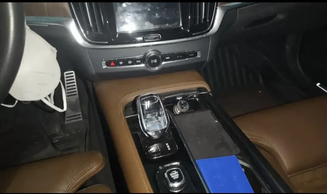 Volvo 2022 S90 48V 2.0T B5 Zhiyuan Deluxe Edition Automatic Gear 5