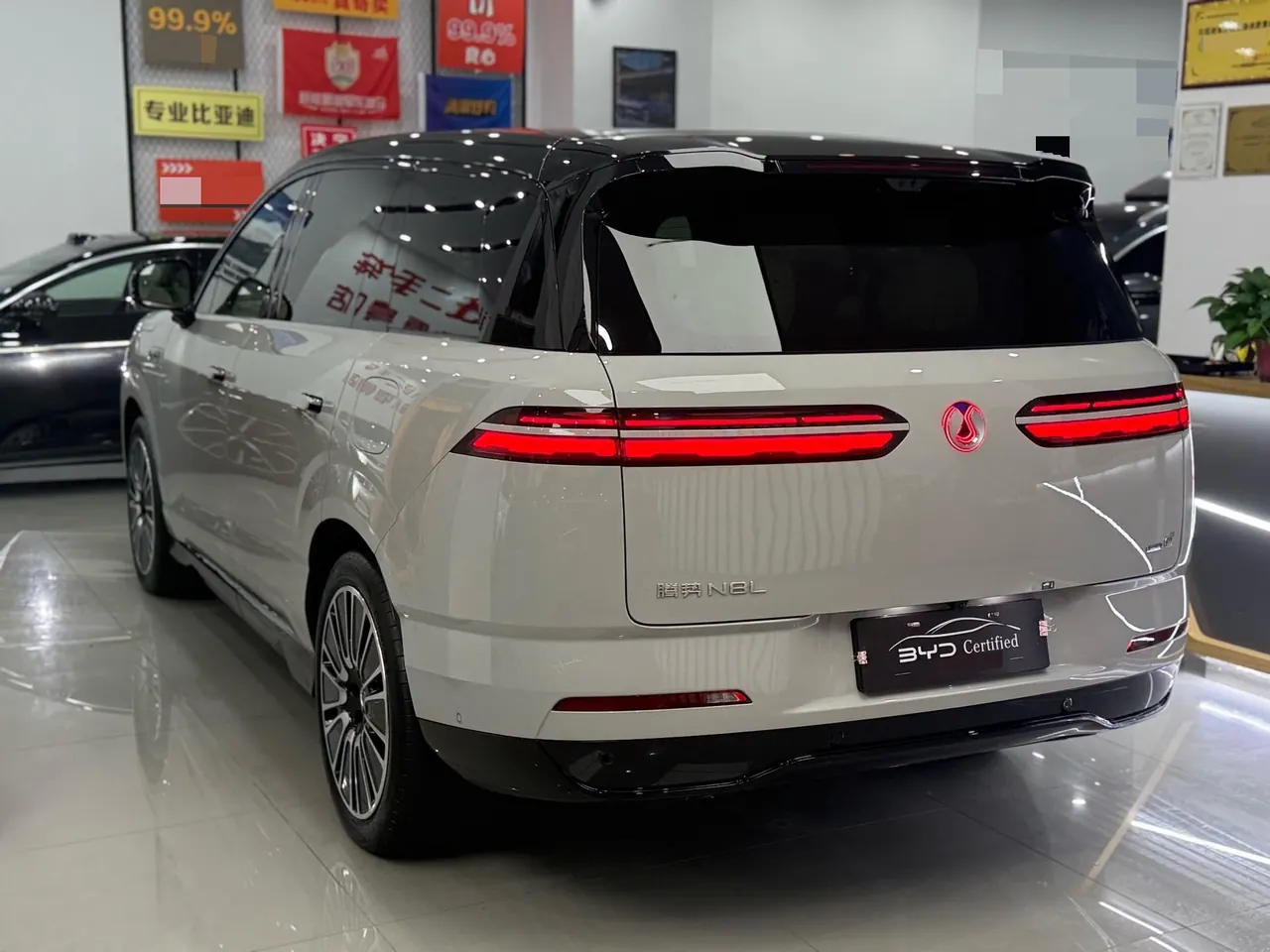 Denza 2023 Denza N8 1.5T Stepless Four-wheel Drive Super Hybrid Flagship Six-seat Automatic Gear 12