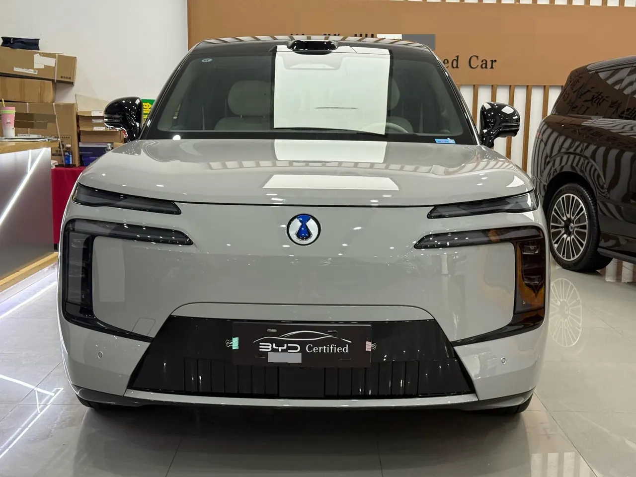 Denza 2023 Denza N8 1.5T Stepless Four-wheel Drive Super Hybrid Flagship Six-seat Automatic Gear 2