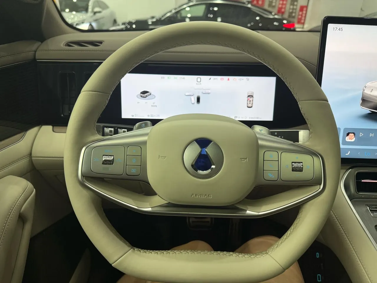 Denza 2023 Denza N8 1.5T Stepless Four-wheel Drive Super Hybrid Flagship Six-seat Automatic Gear 4
