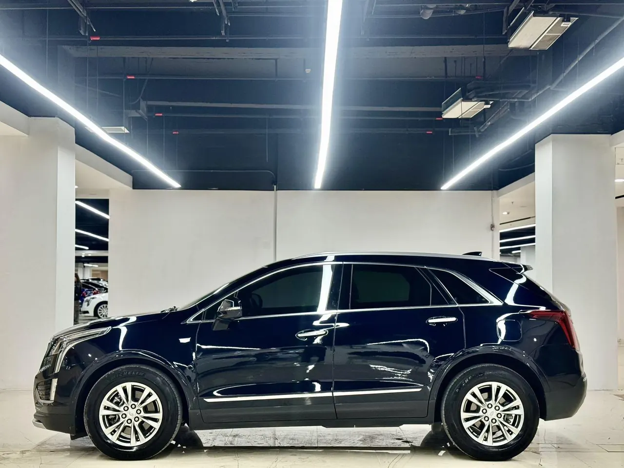 Cadillac 2021 XT5 2.0T 28T Luxury Automatic Gear 12