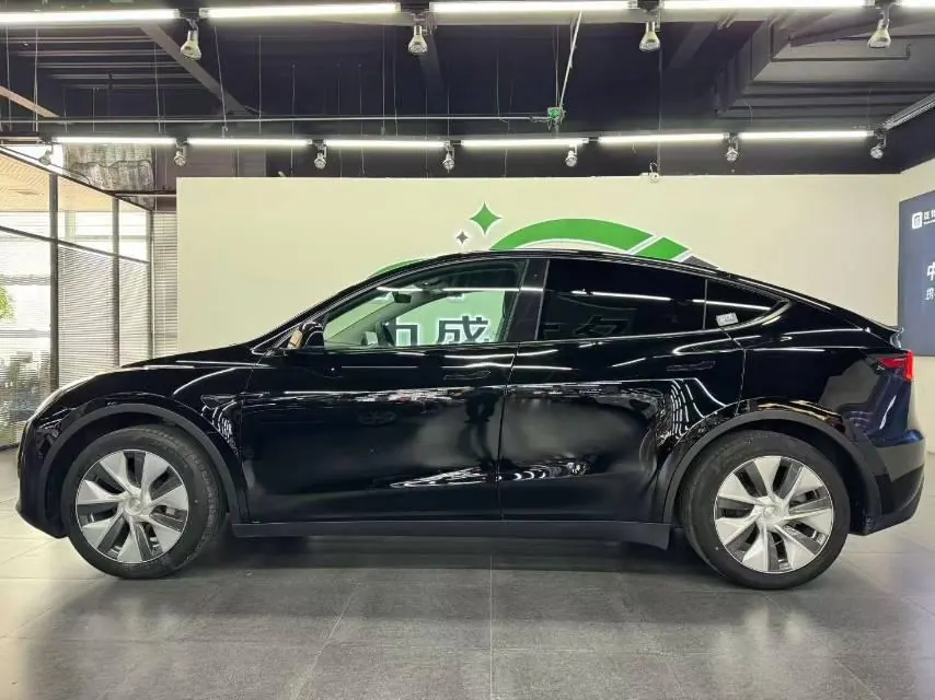 打开图片灯箱:Tesla 2022 Model Y rear-wheel drive version (facelift) automatic gear