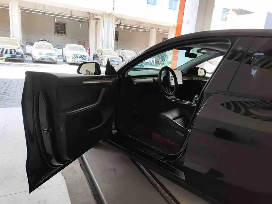 Tesla 2022 Model Y rear-wheel drive version (facelift) automatic gear 3