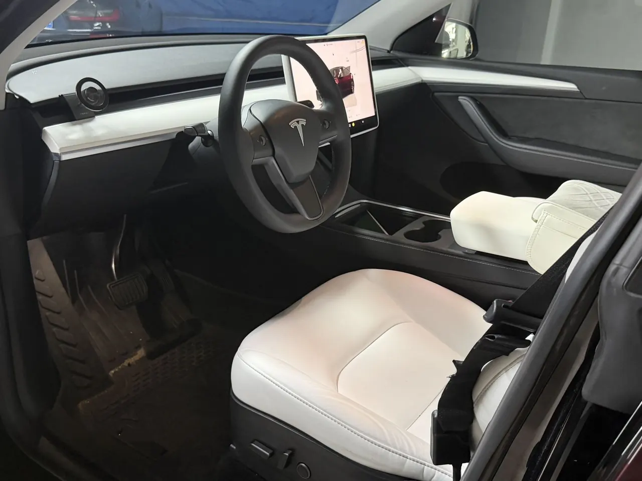 Tesla 2022 Model Y rear-wheel drive version (facelift) automatic gear 4