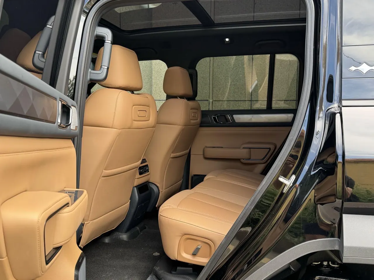 FangChengBao 2025 leopard 5 1.5T stepless 210KM cloud chariot god Ultra version automatic gear 4