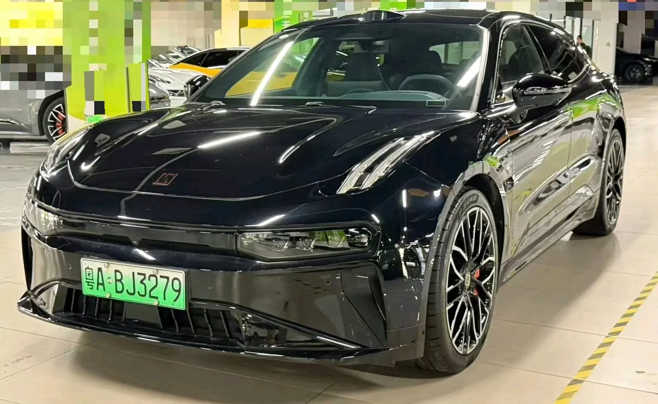 打开图片灯箱:Zeekr 2025 Zeekr 001 YOU version 100kWh four-wheel drive automatic gear