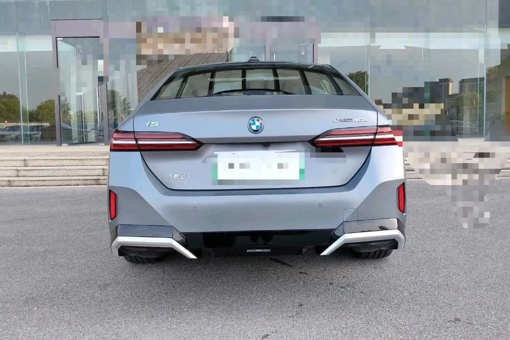 BMW 2025 i5 eDrive 40L M sports suit automatic gear 3