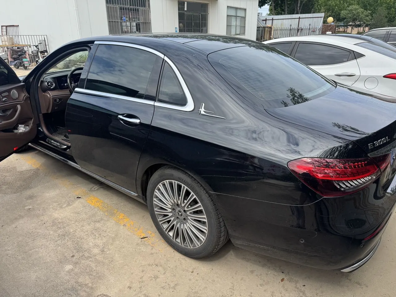 Mercedes Benz E Class 2022 E 300 L 2.0T Luxury (Change 2) Automatic Gear 4