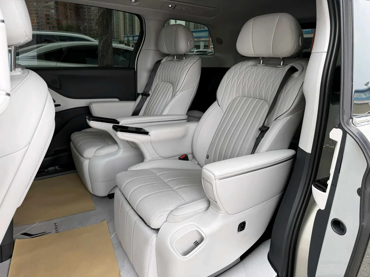 Voyah 2025 dreamers PHEV 1.5T four-wheel drive flagship dry Kun version automatic gear 11