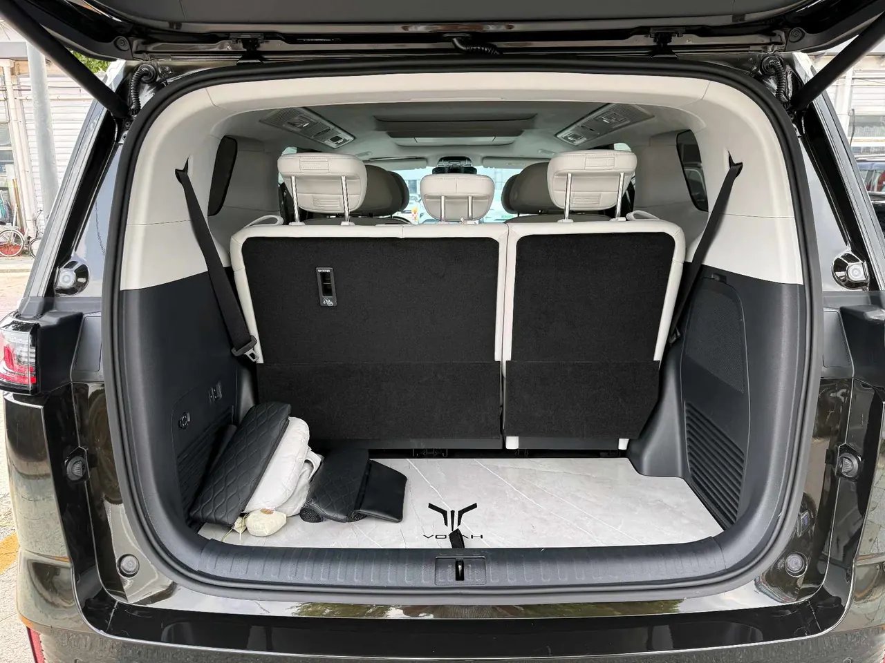 Voyah 2025 dreamers PHEV 1.5T four-wheel drive flagship dry Kun version automatic gear 14