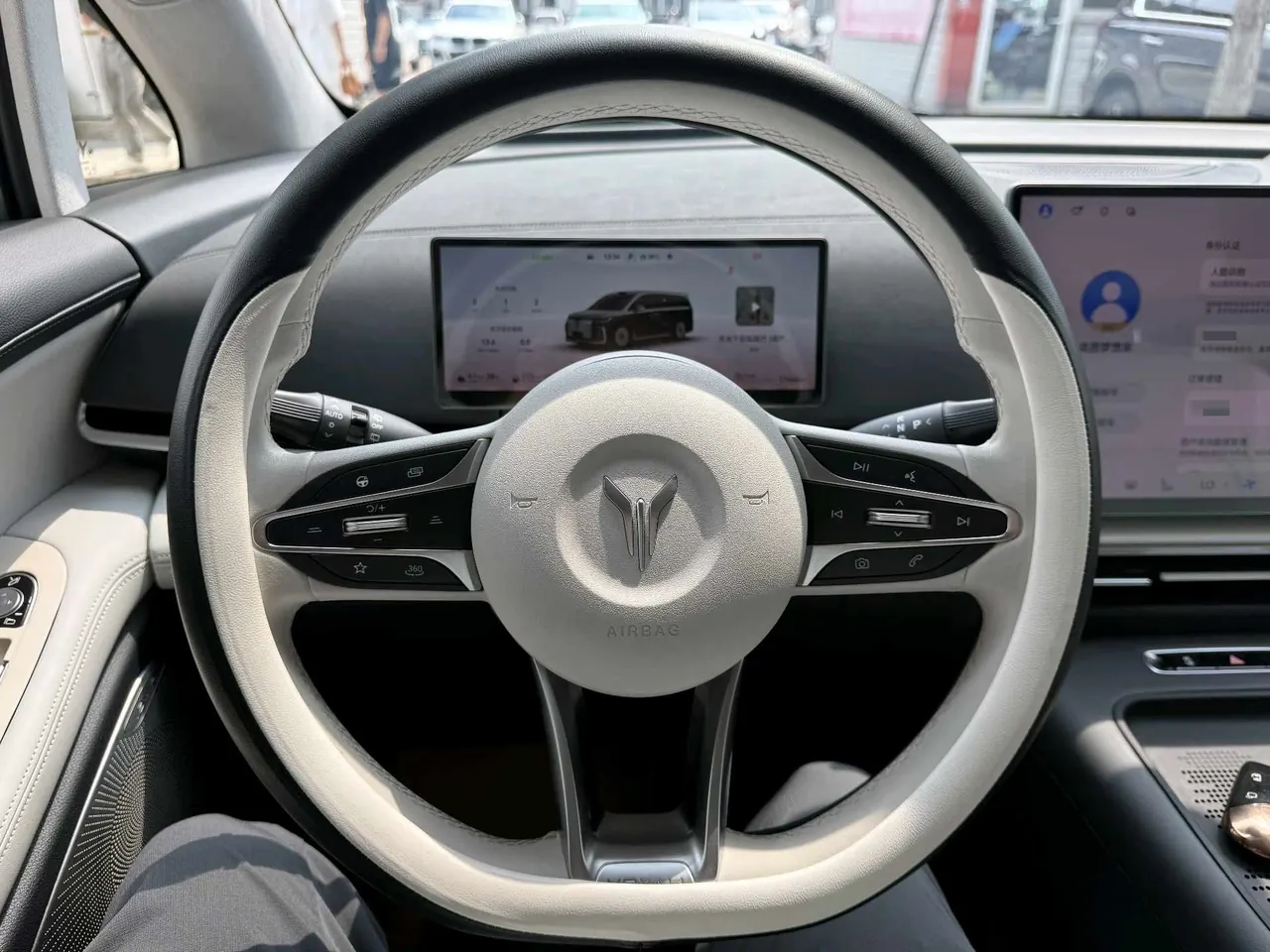 Voyah 2025 dreamers PHEV 1.5T four-wheel drive flagship dry Kun version automatic gear 4
