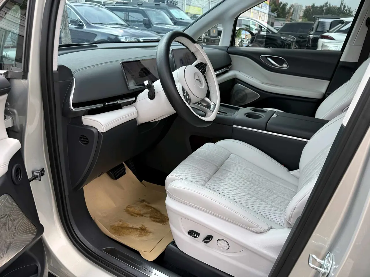 Voyah 2025 dreamers PHEV 1.5T four-wheel drive flagship dry Kun version automatic gear 5