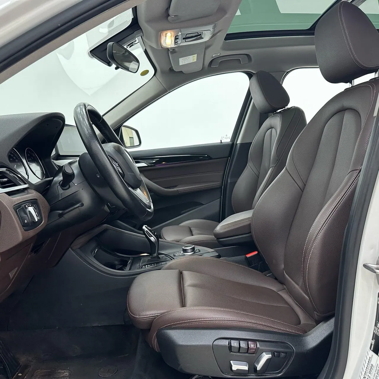 BMW 2022 X1 sDrive20Li 1.5T fashion automatic gear 3