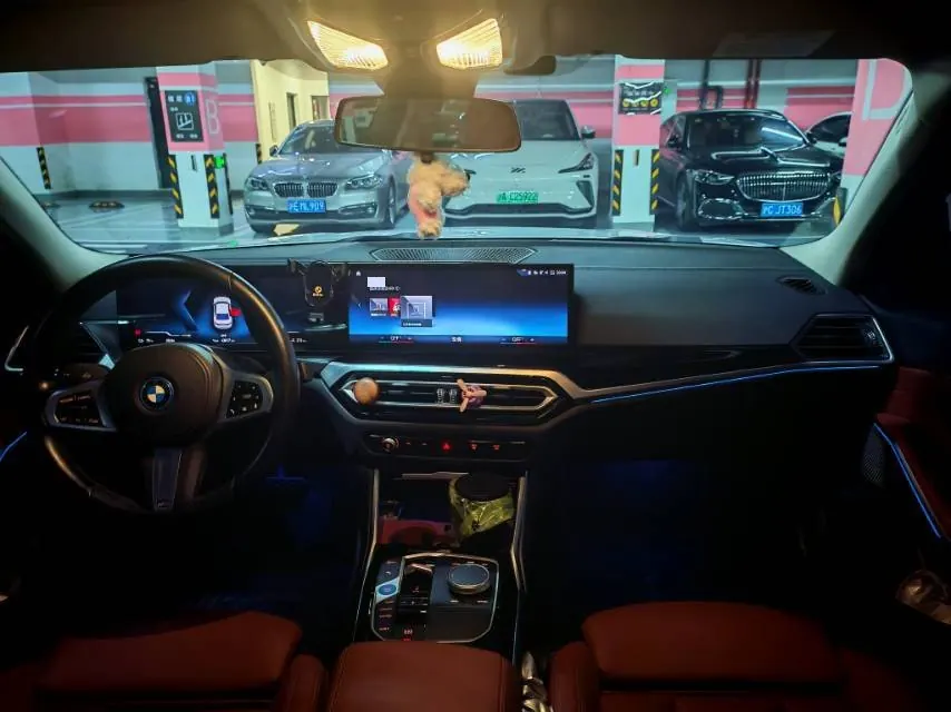 BMW 2022 i3 eDrive 35L automatic gear 3