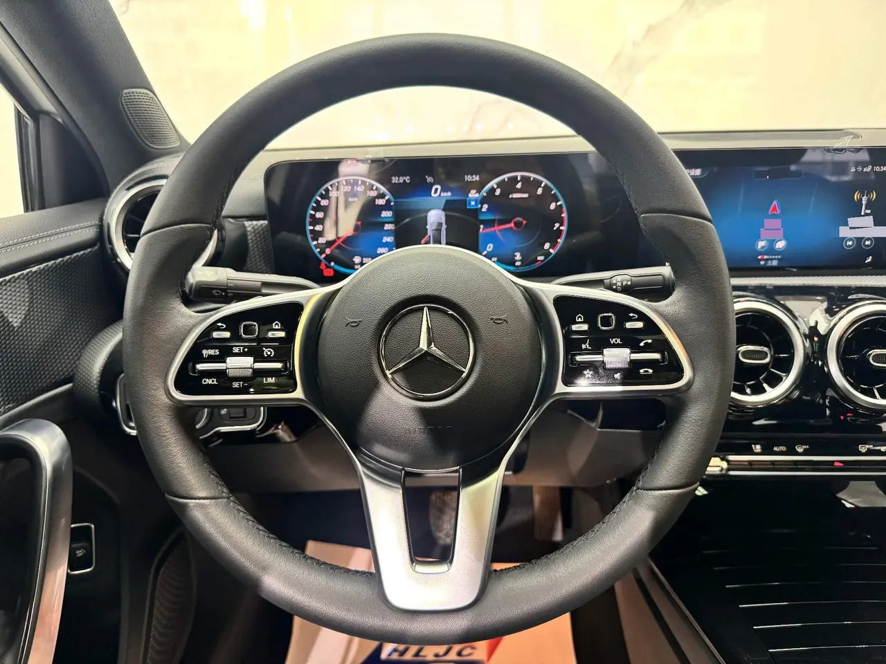 Mercedes Benz Class A 2022 A 200 L 1.3T Fashion (Change 3) Automatic 12