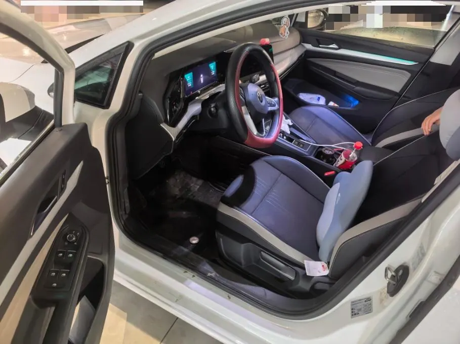 Volkswagen 2021 Golf 8 PRO 1.4TSI 280TSI First Edition Automatic 3
