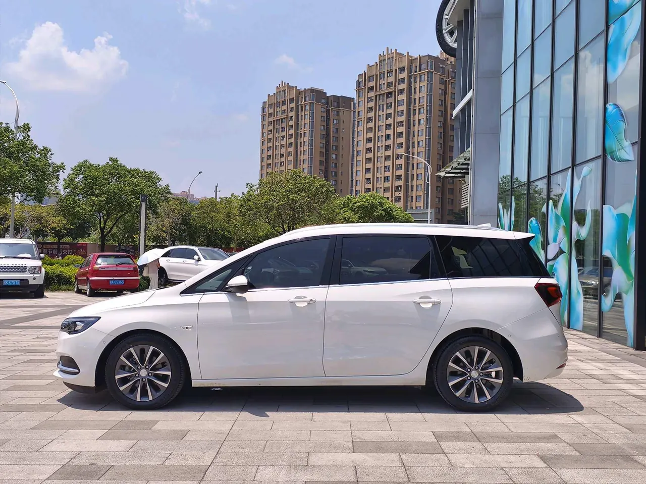 Buick 2021 GL6 48V 1.3T 323T interconnected distinguished automatic gear 2