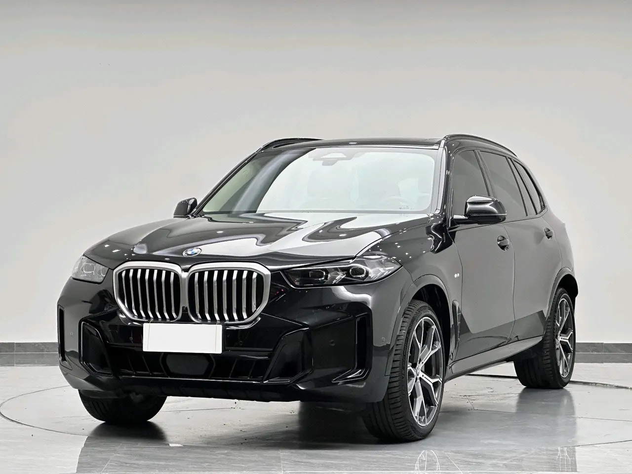 Open image lightbox: BMW 2023 X5 xDrive30Li 48V 2.0T exclusive m sports obsidian night suit automatic gear