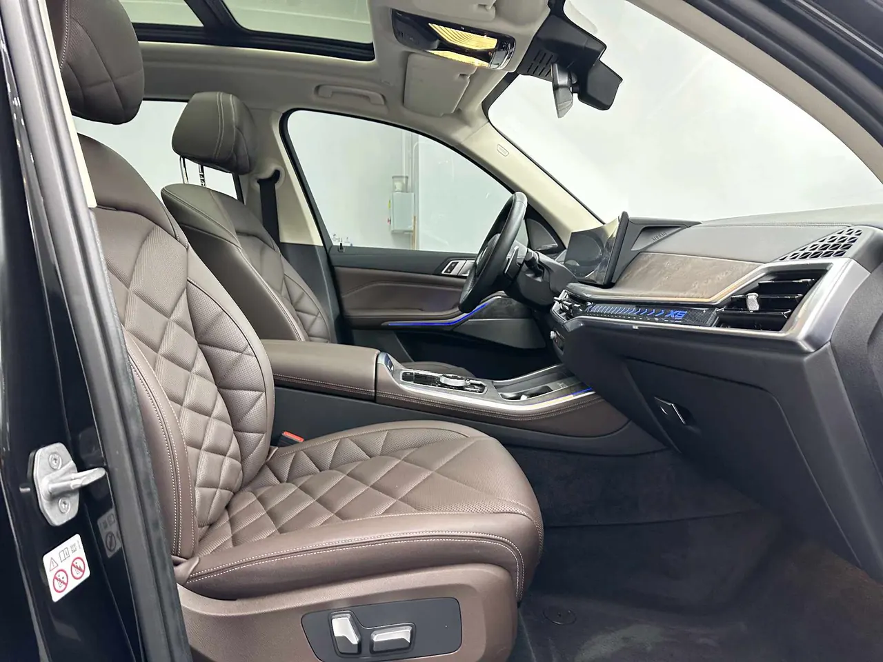 BMW 2023 X5 xDrive30Li 48V 2.0T exclusive m sports obsidian night suit automatic gear 10